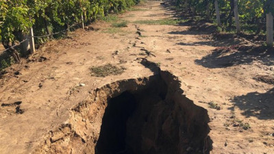 Manisa'da korku saçan yarıklar