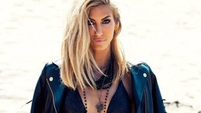 Eski manken Çağla Şıkel'e seni ve çocuklarını öldüreceğim mesajı. Soluğu savcılıkta aldı