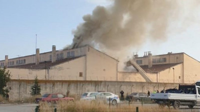 Kütahya'daki cezaevi alev alev