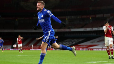 Leicester City 47 yıl sonra Arsenal'i devirdi