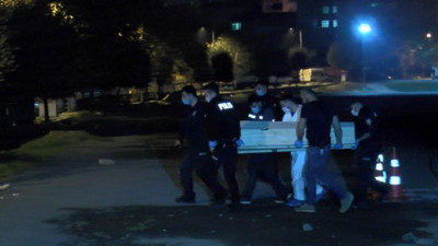 Bağcılar'da erkek cesedi yanında tabancayla bulundu