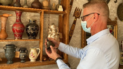 Bursa'da hurdacıdan aldığı çanı zımparaladı gözleri yerinden fırladı. Antikacı şaşkına döndü