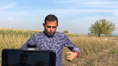 Fatih Portakal herkesin yapmak isteyip de yapamadığını yaptı. Dolar mı almalı, euro mu almalı mesaj gönderdi