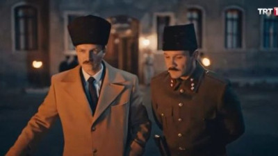 İşte Atatürk’ün önce İsmet İnönü’ye sonra da Meclis’te bütün milletvekillerine okuduğu o şiir (29 Ekim 2020)