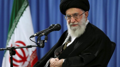 Hamaney'den Macron'a tepki