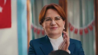 Meral Akşener'in de oynadığı klibin sonu bitti. İYİ Parti'den yöneticilerin oynadığı Cumhuriyet klibi