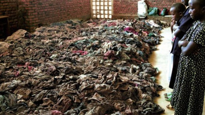 Ruanda'da yerin 30 metre altında soykırım mezarlığı bulundu. 5 bin insan üst üsteydi. Görenler gözyaşlarına boğuldu