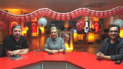 Ünlü şarkıcı Ege Yeniçağ TV canlı yayınında açıklıyor