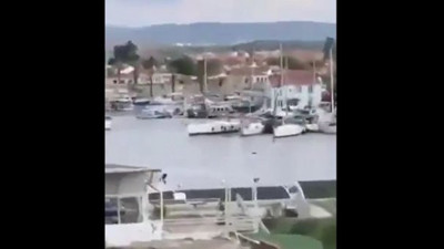 Depremin ardından Seferihisar'ı tsunami vurdu, yatlar böyle sürüklendi. Saniye saniye kaydedildi