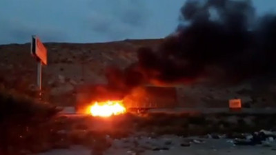 Hatay'da demir yüklü TIR alev aldı