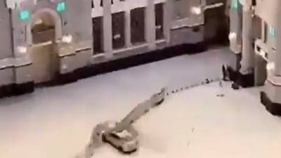 Kabe'de panik. Mescid-i Haram'a arabayla daldı