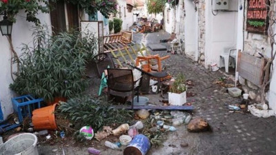 İşte Tsunami sonrası Seferihisar sokakları, dün buraları sular kaplamıştı!