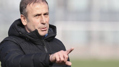 Trabzon ve Antalyaspor'un yeni teknik direktörleri belli oldu. Tamer Tuna Trabzonspor'a, Abdullah Avcı Antalyaspor'a