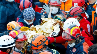 İzmir'de Elif mucizesini bu fotoğraf özetlemişti. İşte o fotoğrafın öyküsü