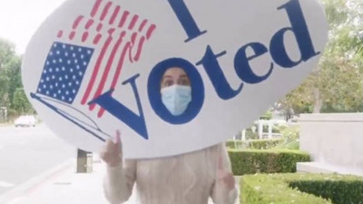 Ünlü şarkıcı Katy Perry başkanlık seçimleri için sokağa çıktı