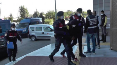 Babasını öldürdü silahı toprağa gömdü