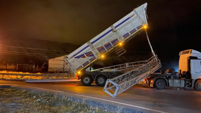 Ankara'da TIR'ın damperi açık unutulunca olanlar oldu