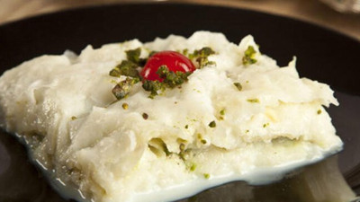 Güllaç nasıl yapılır. Güllaç tarifi ve kullanılan malzemeler. Güllaç yapımının püf noktaları nelerdir?