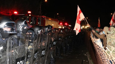 Gürcistan'da güvenlik güçleri yeni gösterilere izin vermedi