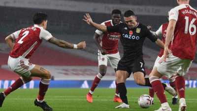 Aston Villa konuk sahada galip