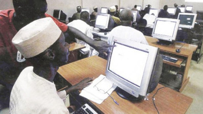 Nijeryalılar kendini internete verdi