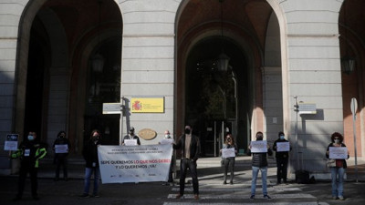 İspanya'da korona virüs önlemleri protesto edildi