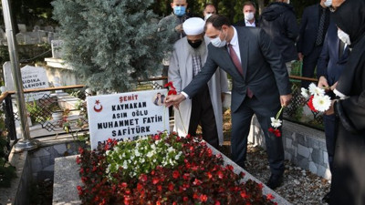 Şehit kaymakam Muhammed Fatih Safitürk mezarı başında dualarla anıldı