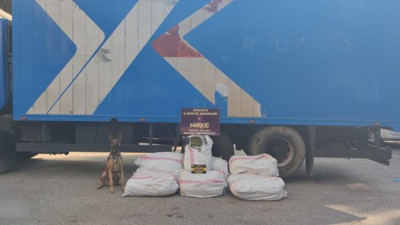 Şüphe üzerine durdurulan kamyondan kilolarca kubar esrar çıktı
