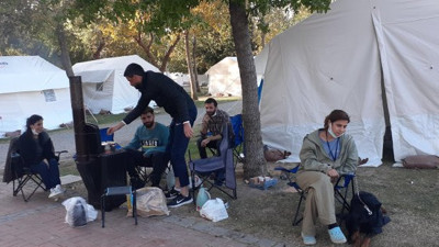 Üniversite öğrencileri de deprem mağduru oldu