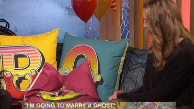 Genç kadın sevgililerini açıkladı herkes kaçacak delik aradı. Kiminin dili tutuldu, kimi bayıldı