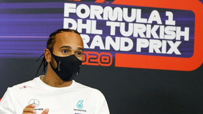 Formula 1 pilotu Lewis Hamilton'dan pist zeminine zehir zemberek sözler. Ulaştırma Bakanı yere göğe sığdıramamıştı