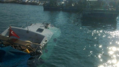 Adana’da denizin ortasında dehşet anları. Yardım eli hiç ummadıkları yerden geldi