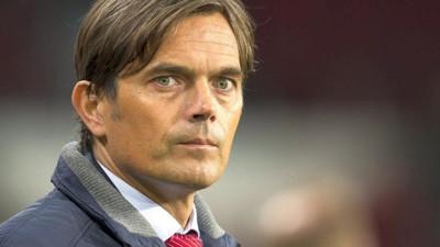 İngiltere'de de başarılı olamayan Cocu, takımdan gönderildi