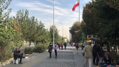 İran'da yeni korona kısıtlamaları. İş yerleri kapatılıyor, şehirler arası seyahat yasaklanıyor