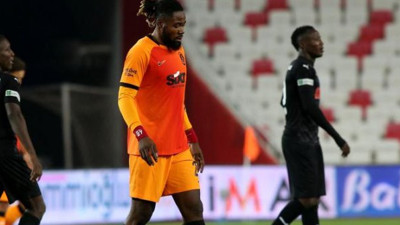 Galatasaray'da Luyindama'nın sahalardan uzak kalacağı süre belli oldu
