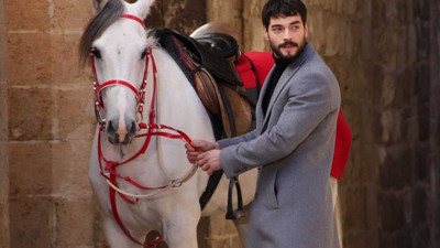Hercai dizisinin yıldız ismi Akın Akınözü ile ilgili flaş iddialar!