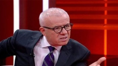 Yanan tarihi Vaniköy Camisi’nin bir vakfa devredildiği ortaya çıktı, devir gününe Özkök de isyan etti