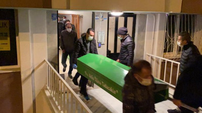 Boşandığı eşine çocuklarının gözü önünde dehşeti yaşattı