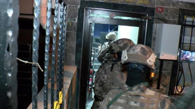 İstanbul'da 13 ilçede 20 adrese baskın