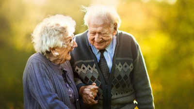 İnsanı 25 yıl gençleştirmeyi başardılar. Bilim insanları olmaz denilen olayı gerçekleştirdi. Çığır açan gelişme