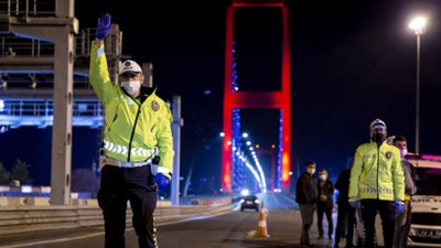 Sokağa çıkma yasağı resmen başladı. İşte açık olacak mekânlar ve işletmeler. Hafta sonu sokağa çıkma yasağı hangi saatler arasında uygulanacak? (22 Kasım 2020)