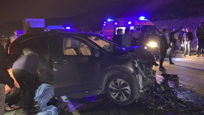 Arsuz'da araçlar kafa kafaya çarpıştı: Karı koca hayatını kaybetti