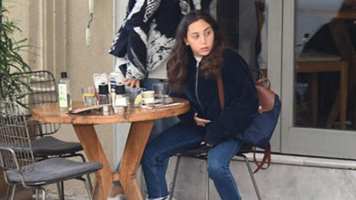 Hayranları fotoğraf çektirmek istedi, Karayel: Ben o değilim