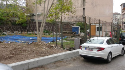 İzmit’teki enkaz alanında kazdıkça fışkırdı. 19 yıl önce yıkılan binanın altından çıkanlar herkesi şok etti. 4 metre uzunluğunda başı yok