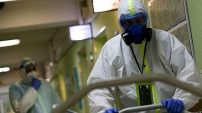 Koronanın kabus gibi bir belirtisi daha ortaya çıktı. Belirtinin görüldüğü hasta, bir gece duvara baktım ve...