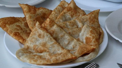 MasterChef Türkiye’de yapılan Çiğ börek nasıl yapılır. Çiğ Börek tarifi, malzemeleri. Çiğ börek yapımının püf noktası nelerdir?