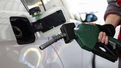Vatandaş istasyonlara koştu! Benzine büyük zam geliyor