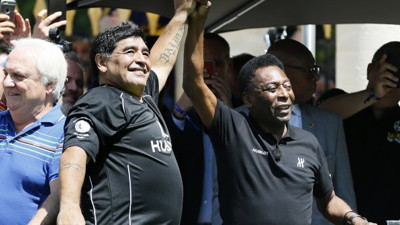 Maradona için ondan önce futbolun devi gösterilen Pele'den duygulandıran paylaşım