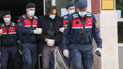 Ailesini katleden adamdan şok savunma