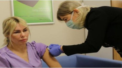 Akdeniz Üniversitesi Rektörü Özlenen Özkan'a ikinci doz aşı yapıldı